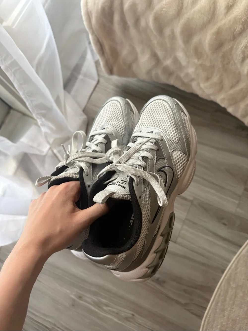 Nike Zoom Air Fire Photon Dust Metallic Silver Women's Size US 9 DR7852-001